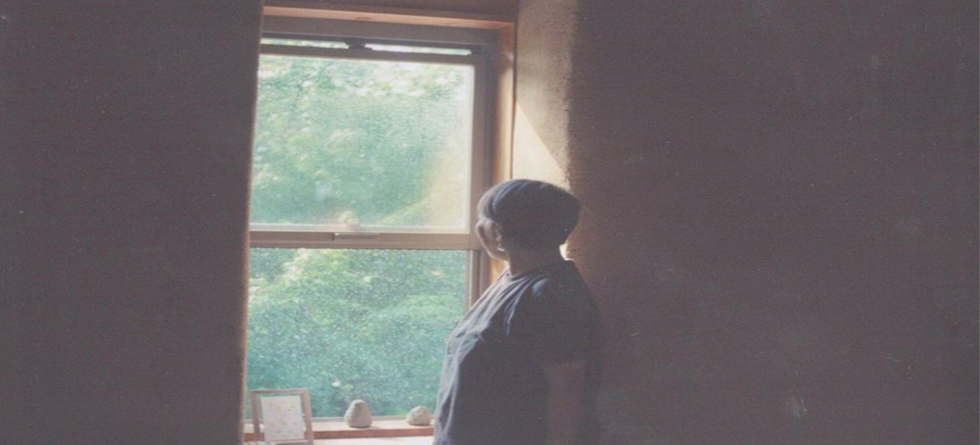 ゆるりがもりの窓辺の風景